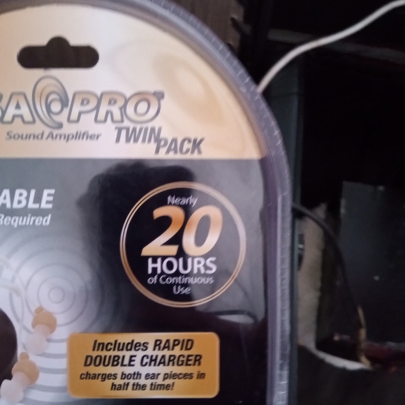 Amplifier Earbuds - Picture 2 of 3